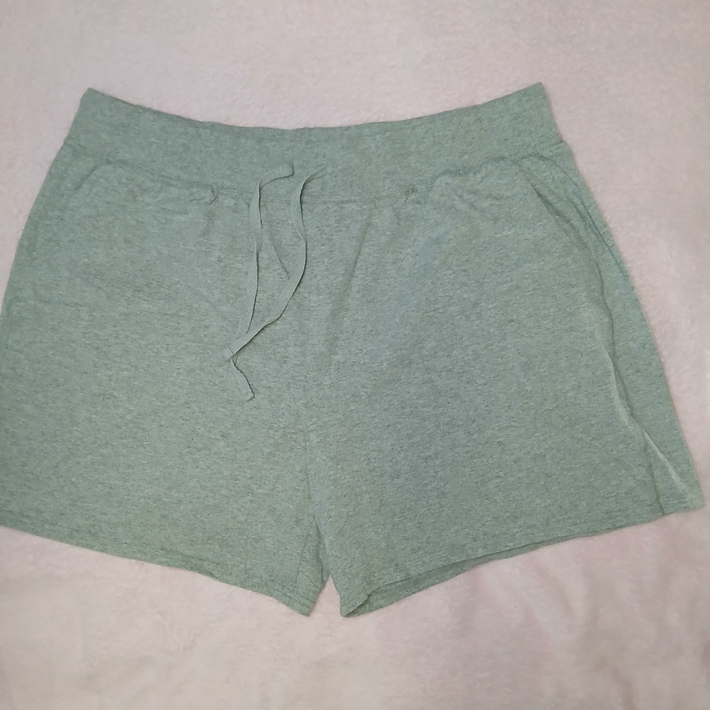 Womens Hanes Heather Gray Jersey Lounge Shorts.